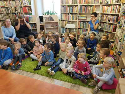 Wycieczka do biblioteki na spektakl &quot;Smok Obibok&quot;